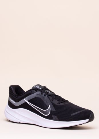 Беговые кроссовки Квест 5 Nike